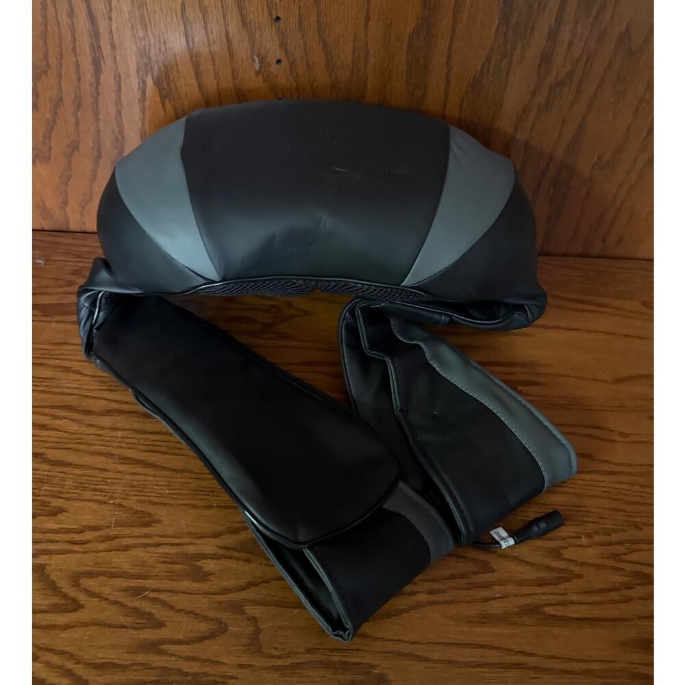 Shiatsu Neck Shoulder Massager Heat Massager w Car Adapter